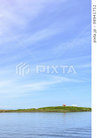北海道 温根沼大橋から根室半島を行く 北海道 温根沼大橋から根室半島を行く 98941752