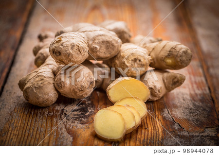 Ginger root 98944078
