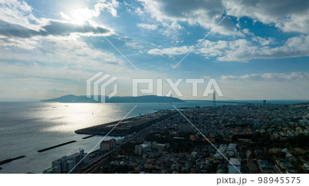 2023年1月 神戸市垂水区塩屋上空から明石海峡大橋方面の街並み 2023年1月 神戸市垂水区塩屋上空から明石海峡大橋方面の街並み 98945575