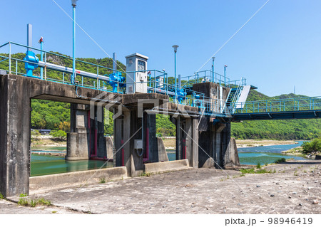 千種川の中山堰（赤穂用水中山頭首工） 98946419