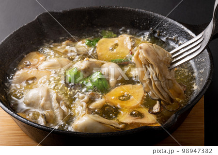 牡蠣のアヒージョ 98947382