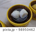 屋台の点心 dim sum 98950462