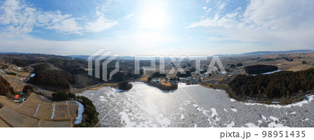 凍る平筒沼 空撮 凍る平筒沼 空撮 98951435
