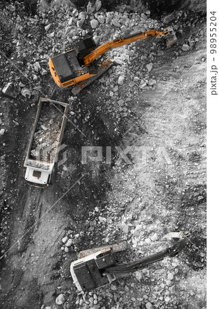 Machineries at construction site 98955204