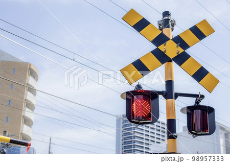 全方向警報灯タイプの踏切 98957333