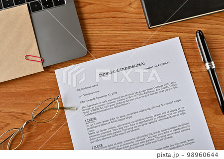 SLA（Service Level Agreement）の英語版の契約書 98960644