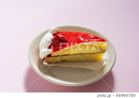 【デザート素材】いちごのタルトケーキ【食べ物素材】 【デザート素材】いちごのタルトケーキ【食べ物素材】 98960780