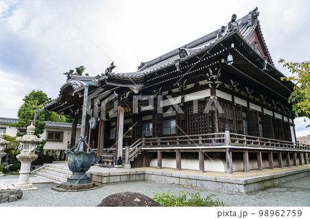 【神奈川県】立派な本堂がある鎌倉の本覚寺 98962759