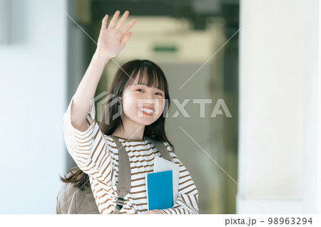 女子学生のポートレート 女子学生のポートレート 98963294