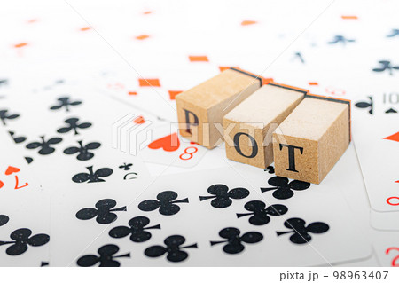 トランプと木のブロック POT トランプと木のブロック POT 98963407