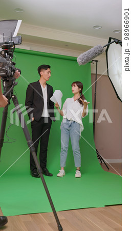 Film crew coopreation Film crew coopreation 98966901