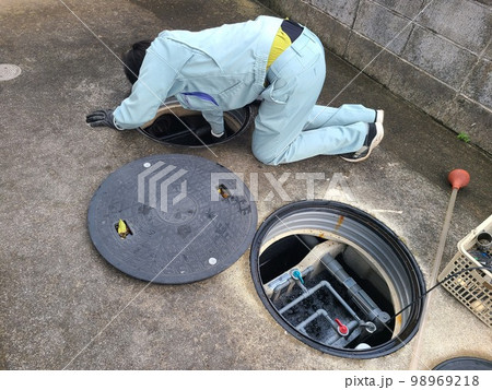 下水処理　合併浄化槽の法定検査　素材　背景 98969218