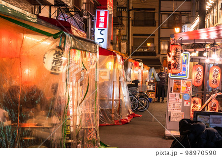 《東京都》浅草飲み屋街・ホッピー通り 《東京都》浅草飲み屋街・ホッピー通り 98970590