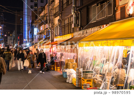 《東京都》浅草飲み屋街・ホッピー通り 《東京都》浅草飲み屋街・ホッピー通り 98970595