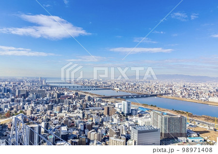 大阪府　梅田スカイビルからの眺望（大阪湾方面） 98971408