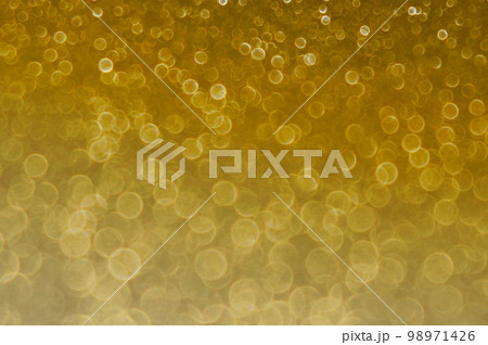 金　ゴールド　GOLD　素材　背景　壁紙　装飾　バックグラウンド 98971426
