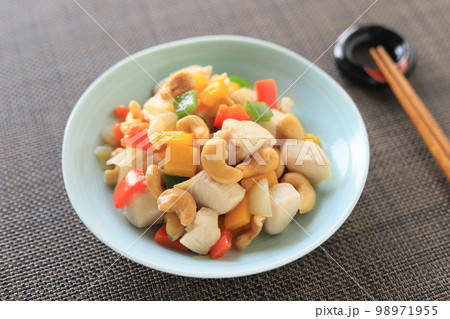 鶏肉とカシューナッツ炒め 98971955