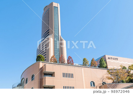 静岡県浜松市　浜松のシンボル　晴天の浜松アクトタワー 98972046