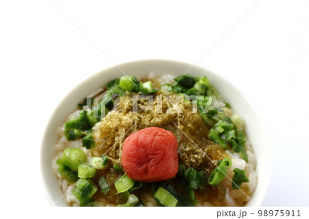 とろろ昆布と梅干しのだし茶漬け とろろ昆布と梅干しのだし茶漬け 98975911