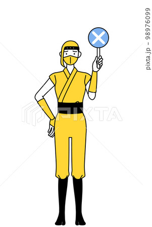 不正解を示すバツの棒を持つ忍者のコスプレをした女性 98976099