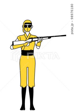 サングラスをかけてライフル銃を持つ忍者のコスプレをした女性 98976180