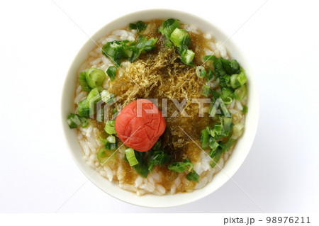 とろろ昆布と梅干しのだし茶漬け 98976211