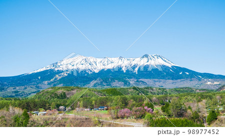 春の御嶽山 春の御嶽山 98977452