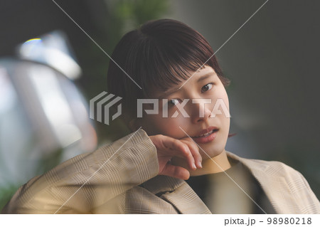 Image photo Image photo 98980218