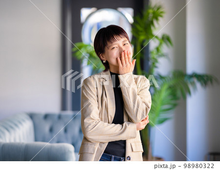 Image photo Image photo 98980322