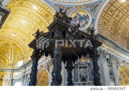 大天蓋（バルダッキーノ）　サン・ピエトロ大聖堂 98980347
