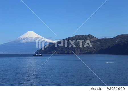 伊豆市土肥港、駿河湾フェリー、富士山 伊豆市土肥港、駿河湾フェリー、富士山 98981060