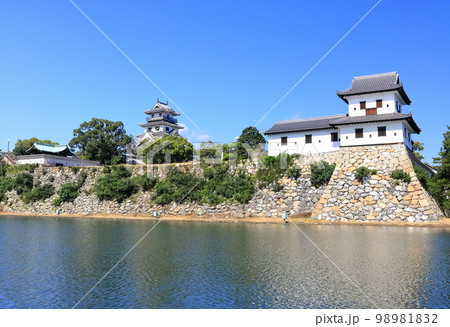 【愛媛県】秋晴れの今治城(日本三大水城) 【愛媛県】秋晴れの今治城(日本三大水城) 98981832