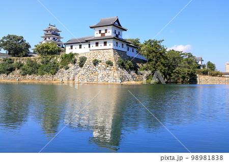 【愛媛県】秋晴れの今治城(日本三大水城) 【愛媛県】秋晴れの今治城(日本三大水城) 98981838