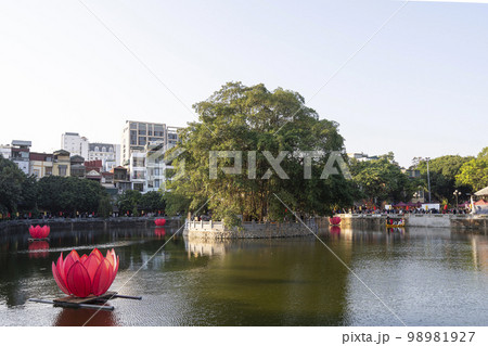 Ho Giam lake in Hanoi, Vietnam Ho Giam lake in Hanoi, Vietnam 98981927