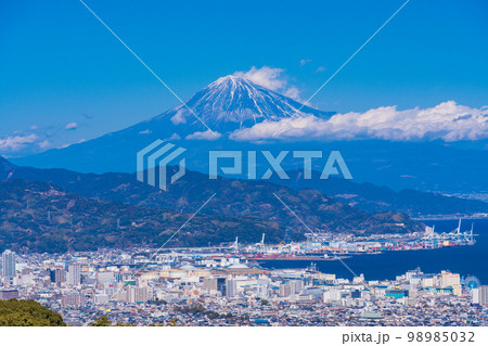 （静岡県）日本平から見る富士山 98985032