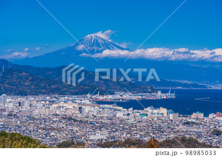 （静岡県）日本平から見る富士山 98985033