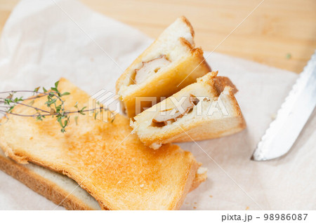 ちくわとチーズのホットサンド ちくわとチーズのホットサンド 98986087
