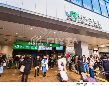 東京コリアンタウン　新大久保駅　※一部ソフトフォーカス 98986766