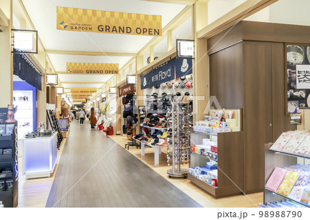 羽田エアポートガーデン　2F羽田参道 98988790