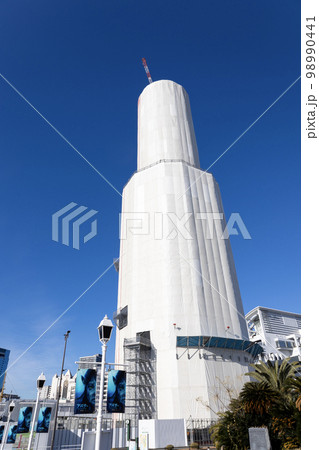 改修工事中の神戸ポートタワー　2023年1月3日撮影 98990441