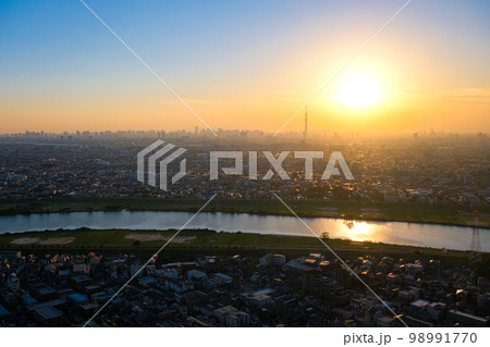 夕焼けの東京 千葉県市川市、アイ・リンクタウン展望施設から 夕焼けの東京 千葉県市川市、アイ・リンクタウン展望施設から 98991770