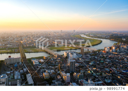 千葉県市川市 アイ・リンクタウン展望施設からの夕景、江戸川区方面 98991774