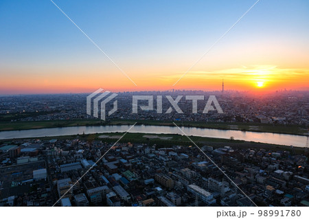 夕焼けの東京 千葉県市川市、アイ・リンクタウン展望施設から 夕焼けの東京 千葉県市川市、アイ・リンクタウン展望施設から 98991780
