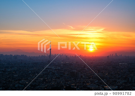 夕焼けの東京 千葉県市川市、アイ・リンクタウン展望施設から 夕焼けの東京 千葉県市川市、アイ・リンクタウン展望施設から 98991782