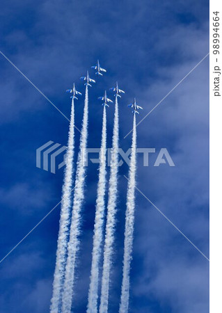 この技術が日本の空を護る…美しい編隊飛行を魅せるブルーインパルス この技術が日本の空を護る…美しい編隊飛行を魅せるブルーインパルス 98994664