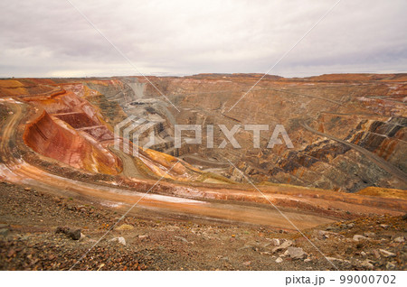 カルグーリーの観光スポットでもある金鉱の発掘現場 カルグーリーの観光スポットでもある金鉱の発掘現場 99000702