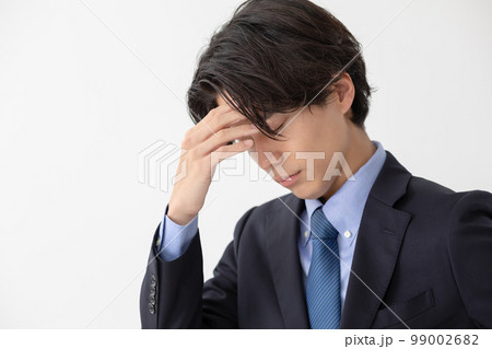 眼精疲労　アレルギー　体調不良　男性 99002682