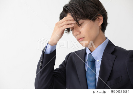 眼精疲労　アレルギー　体調不良　男性 99002684