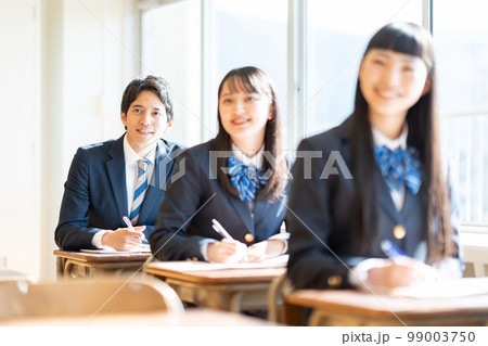 教室　女子高生　授業 99003750