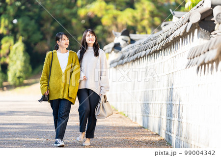女子旅 旅行 若い女性 女子旅 旅行 若い女性 99004342